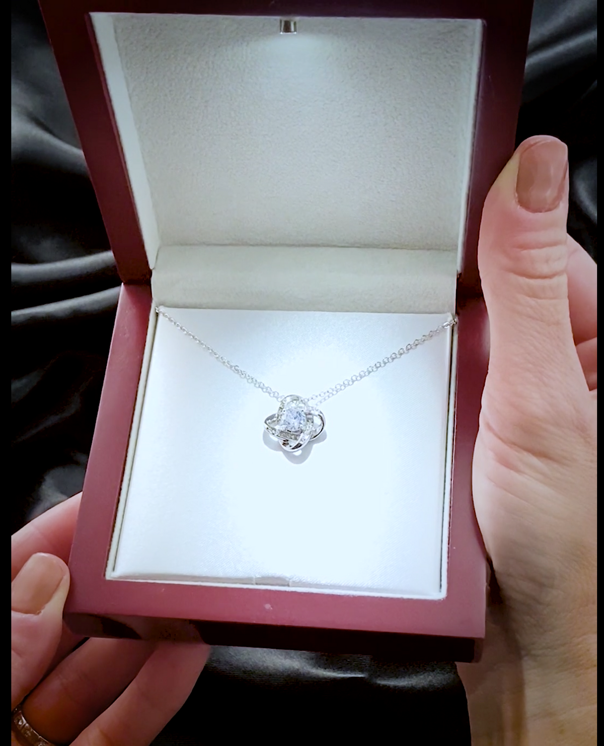 My Lovely Granddaughter Necklace - When the pages of my life end (162.lk.70)