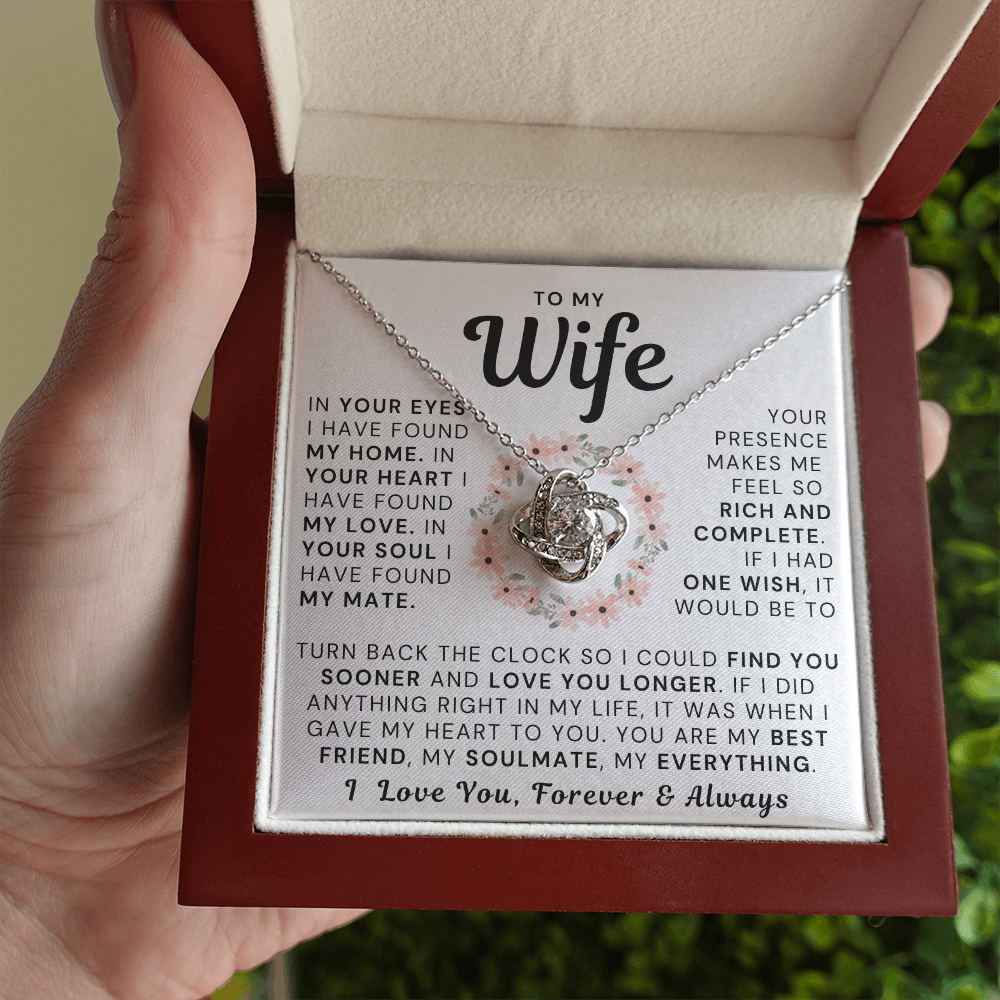To My Wife Necklace - My Best Friend, My Soulmate, My Everything (189.lk.012)